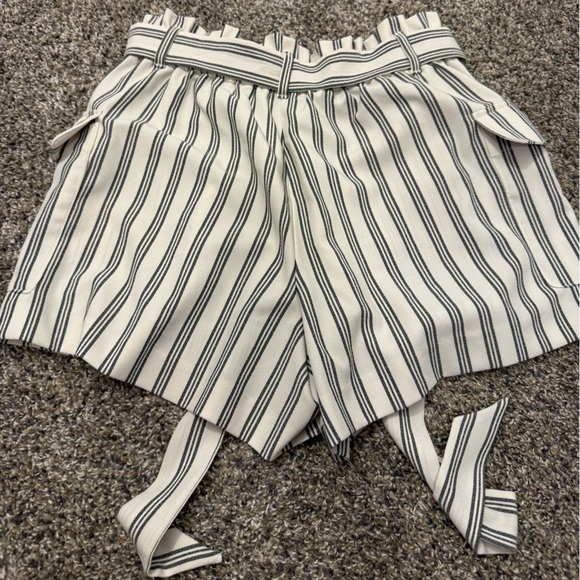 LOFT Striped Women's Shorts - Black and White - Picture 3 of 5